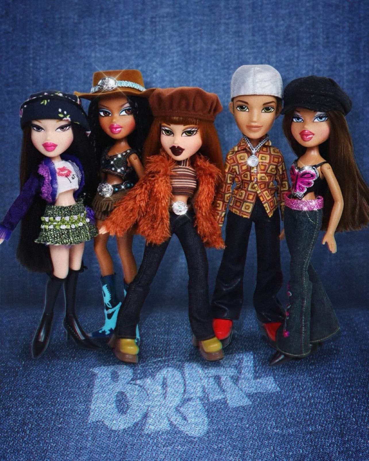 Оригинальная модная кукла Bratz Дилан с 2 нарядами и плакатом
