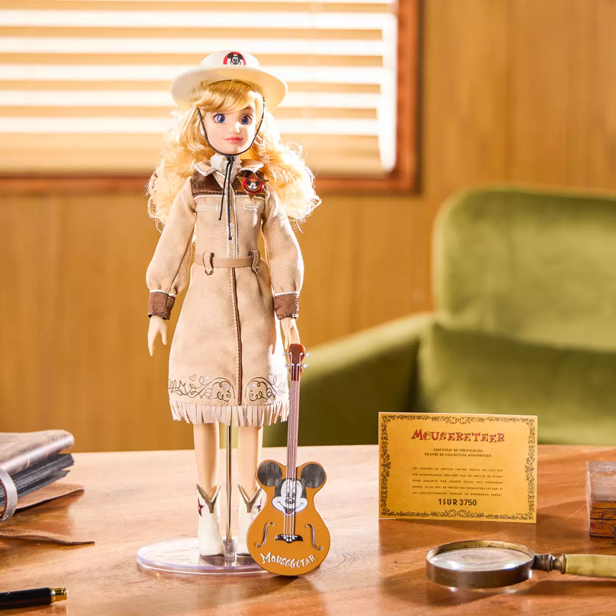 Коллекционная кукла Мушкетер - лимитированное издание к 70-летию Микки Мауса - фото 2